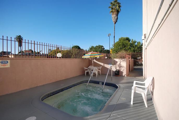 Imagen de la piscina del Hotel Best Western Los Angeles Worldport. Foto 19