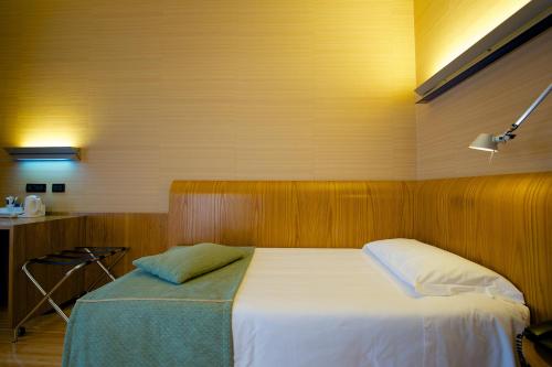 Imagen de la habitación del Hotel Best Western Luxor. Foto 5