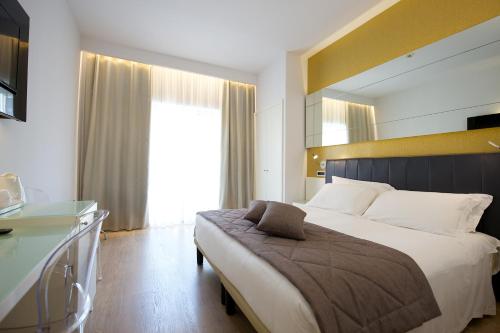 Imagen de la habitación del Hotel Best Western Luxor. Foto 10