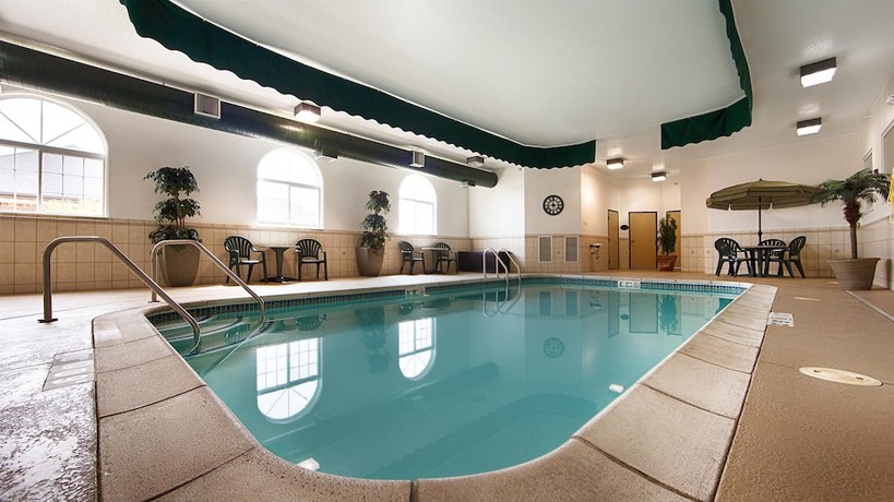 Imagen de la piscina del Hotel Best Western Macomb Inn. Foto 20