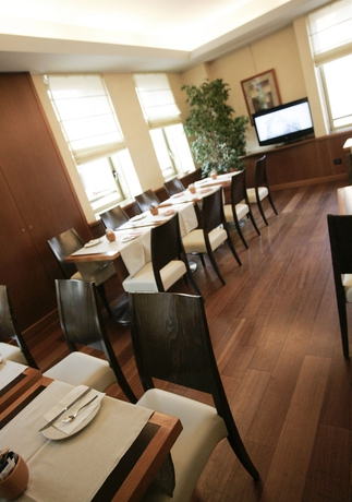 Imagen del bar/restaurante del Hotel Best Western Madison. Foto 3