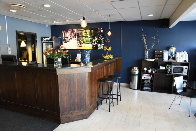 Imagen de los interiores del Hotel Best Western Malmia. Foto 17