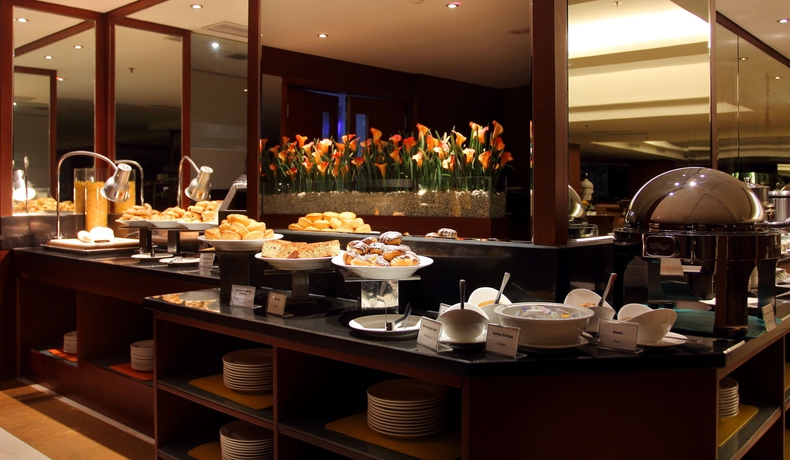 Imagen del bar/restaurante del Hotel Best Western Mangga Dua and Residence. Foto 2
