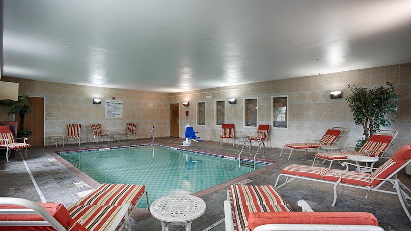 Imagen de la piscina del Hotel Best Western Manhattan Inn. Foto 20