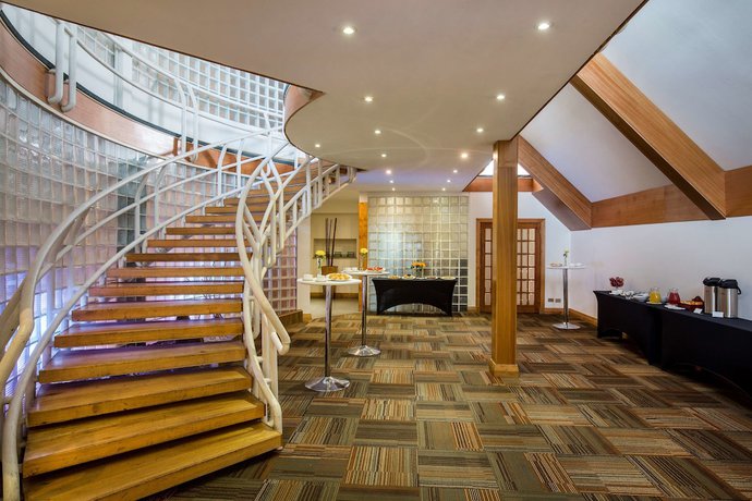 Imagen de los interiores del Hotel Best Western Marina Del Rey. Foto 15