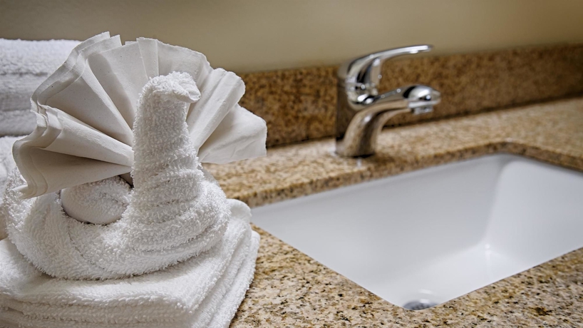 Imagen de la habitación del Hotel Best Western Marina State Beach. Foto 7