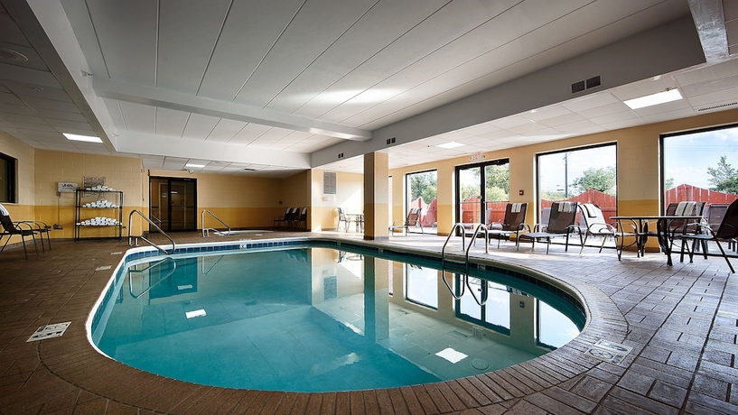 Imagen de la piscina del Hotel Best Western Mason Inn. Foto 19