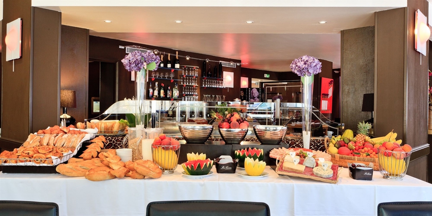 Imagen del bar/restaurante del Hotel Best Western Mediterranee Menton. Foto 4