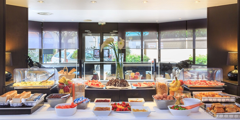 Imagen del bar/restaurante del Hotel Best Western Mediterranee Menton. Foto 7