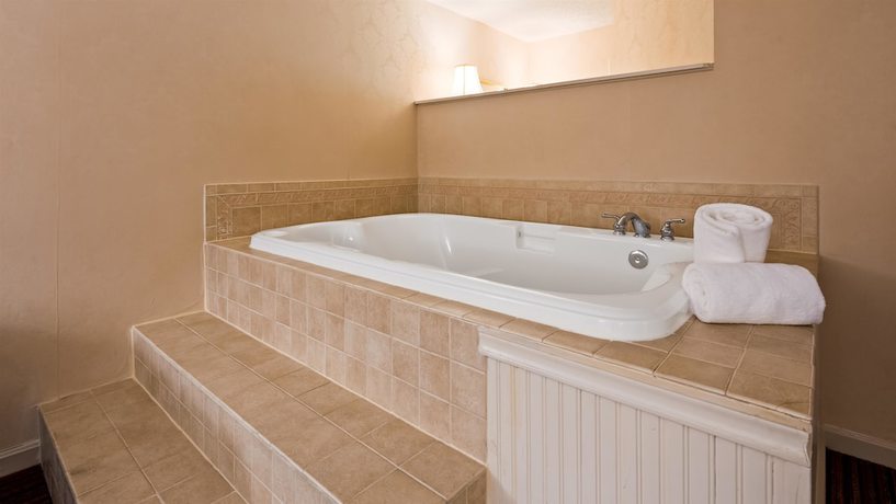 Imagen de la habitación del Hotel Best Western Merry Manor Inn. Foto 13