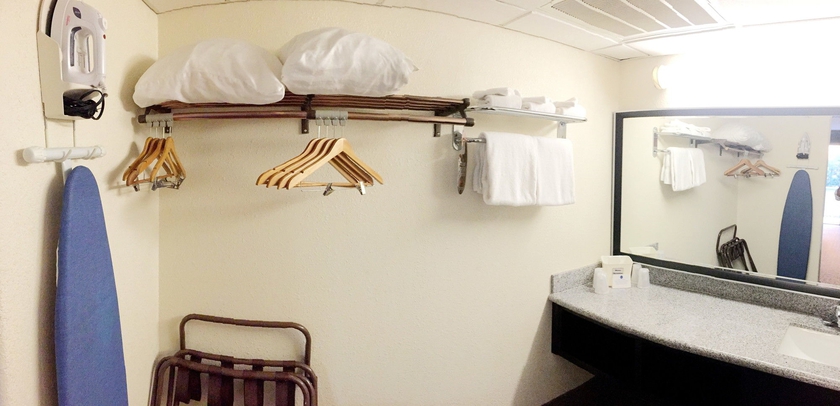 Imagen de la habitación del Hotel Best Western Mezona Inn. Foto 7