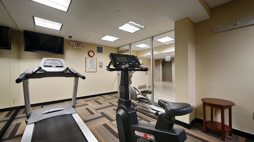 Imagen de los interiores del Hotel Best Western Mill River Manor. Foto 8