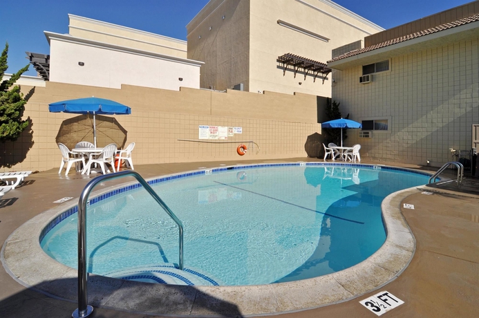 Imagen de la piscina del Hotel Best Western Monterey Park Inn. Foto 15