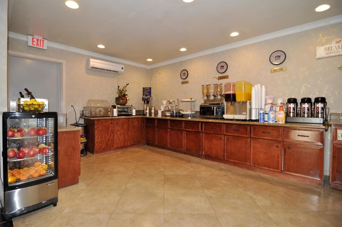 Imagen del bar/restaurante del Hotel Best Western Monterey Park Inn. Foto 3