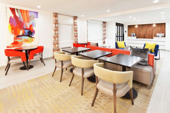 Imagen de los interiores del Hotel Best Western Montgomery I-85 North. Foto 17