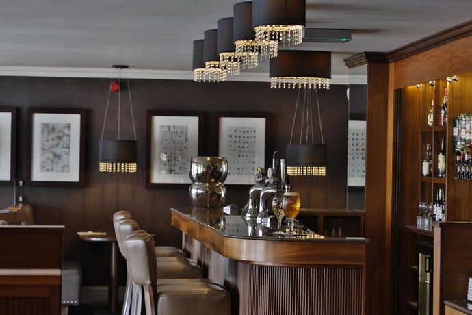 Imagen del bar/restaurante del Hotel Best Western Motherwell Centre Moorings. Foto 5