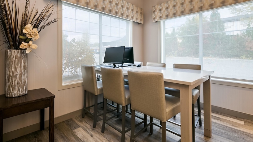 Imagen de los interiores del Hotel Best Western Mountainview Inn. Foto 18