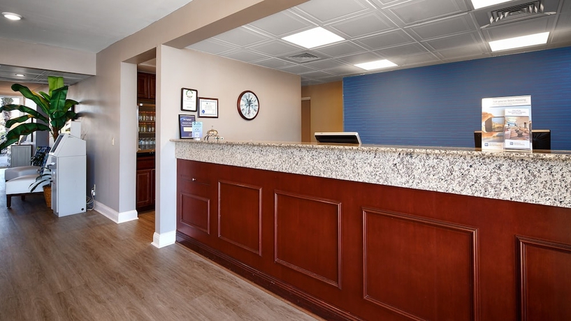 Imagen de los interiores del Hotel Best Western Navarre Waterfront. Foto 10