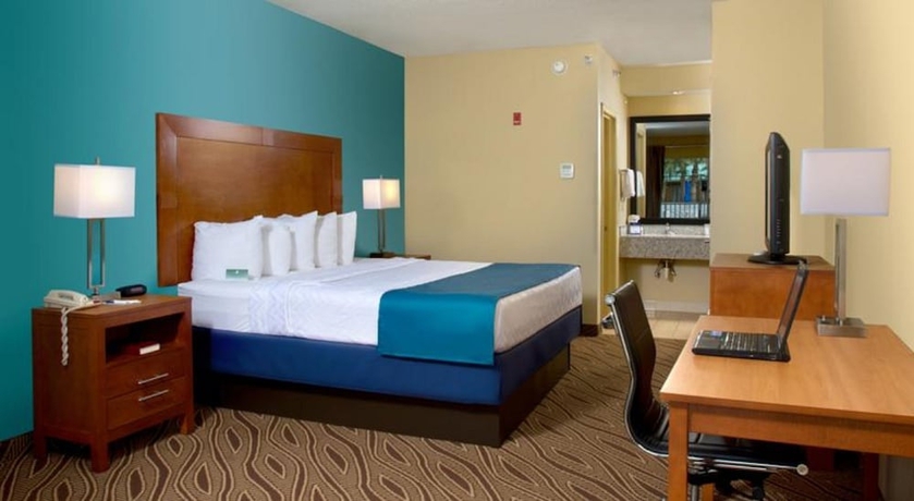 Imagen de la habitación del Hotel Best Western Navarre Waterfront. Foto 9