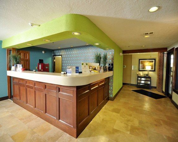 Imagen de los interiores del Hotel Best Western Norwalk. Foto 19