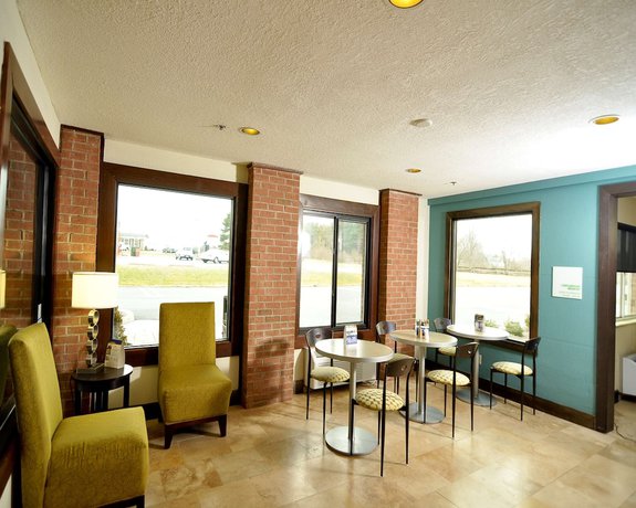Imagen de los interiores del Hotel Best Western Norwalk. Foto 20