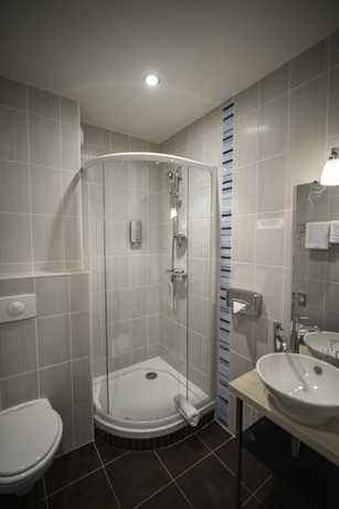 Imagen de la habitación del Hotel Best Western Nuit De Retz Nantes Sud. Foto 17