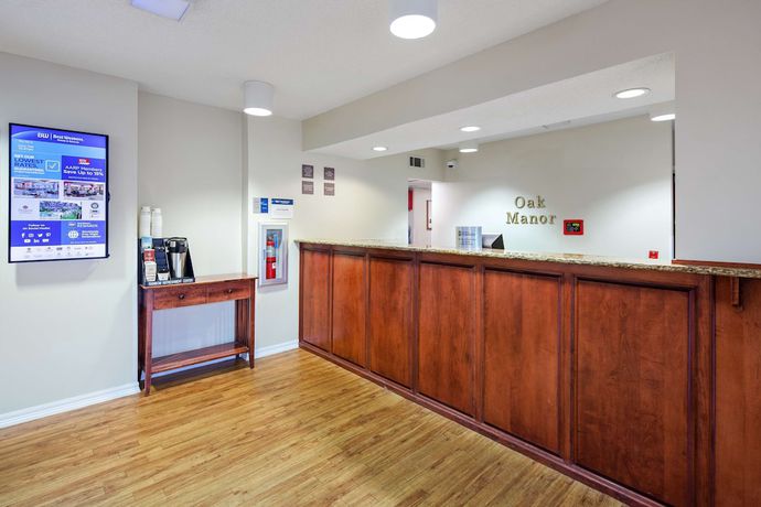 Imagen de los interiores del Hotel Best Western Oak Manor. Foto 18
