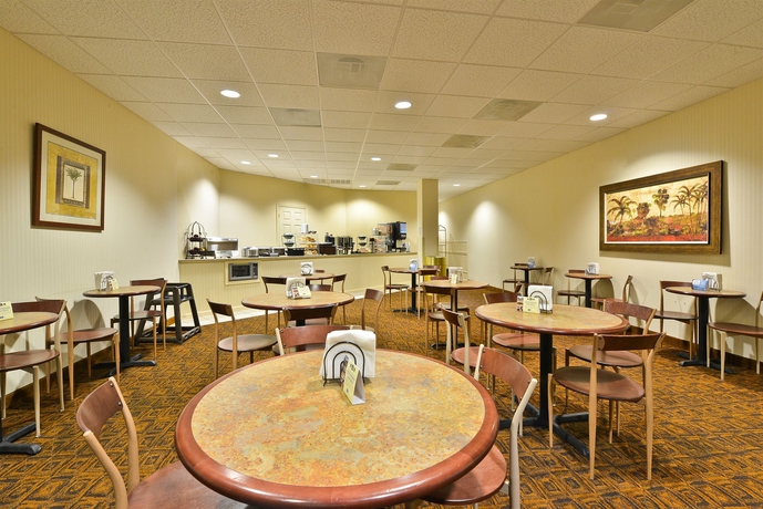 Imagen del bar/restaurante del Hotel Best Western Ocean City Hotel and Suites. Foto 3
