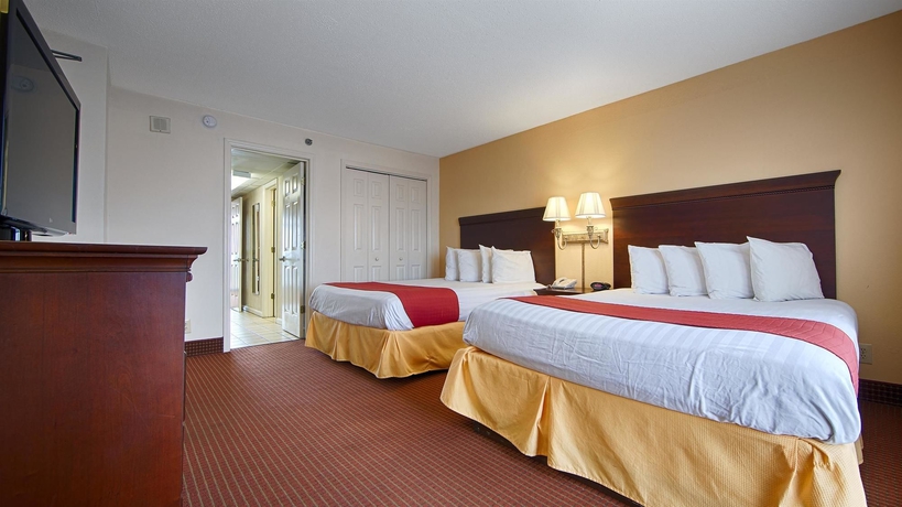 Imagen de la habitación del Hotel Best Western Ocean Sands Beach Resort. Foto 3