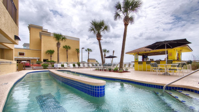 Imagen de la piscina del Hotel Best Western Ocean Sands Beach Resort. Foto 11