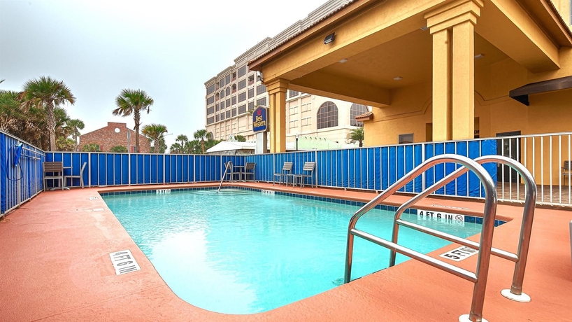 Imagen de la piscina del Hotel Best Western Oceanfront. Foto 15