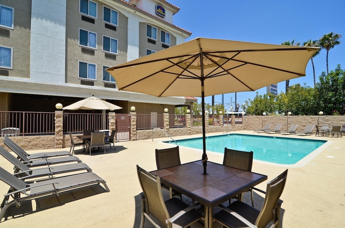 Imagen de la piscina del Hotel Best Western Of Long Beach. Foto 18