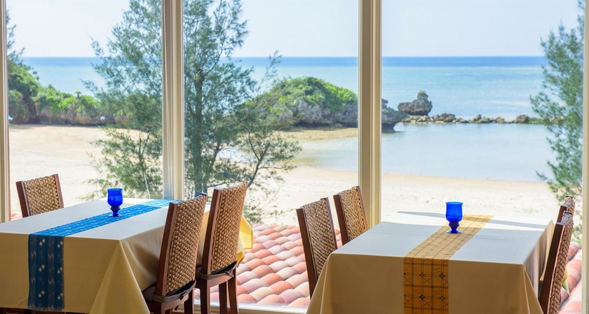 Imagen del bar/restaurante del Hotel Best Western Okinawa Onna Beach. Foto 5