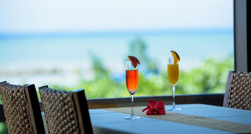 Imagen del bar/restaurante del Hotel Best Western Okinawa Onna Beach. Foto 6