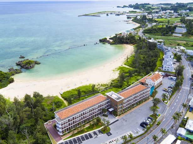 Imagen de los exteriores del Hotel Best Western Okinawa Onna Beach. Foto 12