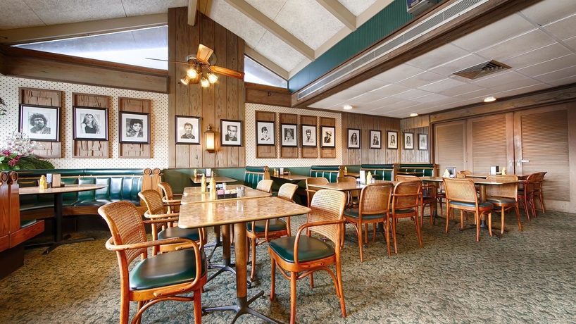 Imagen del bar/restaurante del Hotel Best Western Orlando West. Foto 5