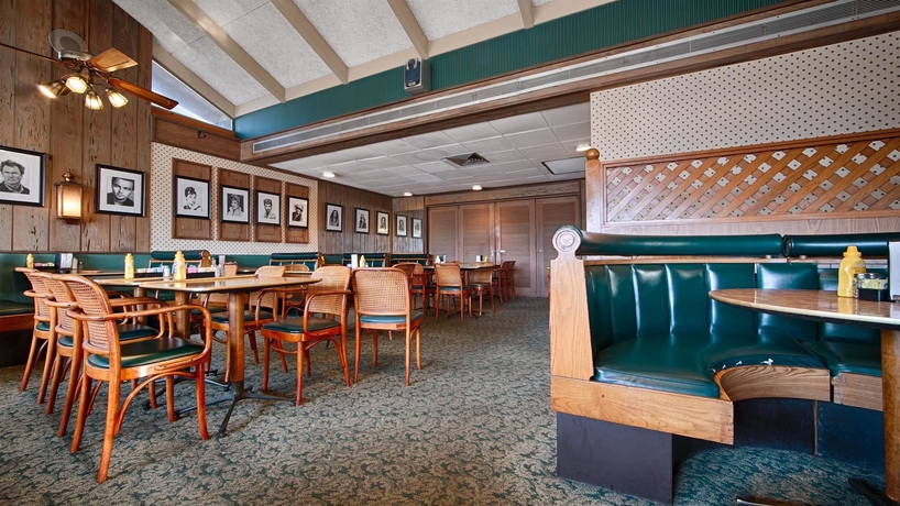 Imagen del bar/restaurante del Hotel Best Western Orlando West. Foto 6