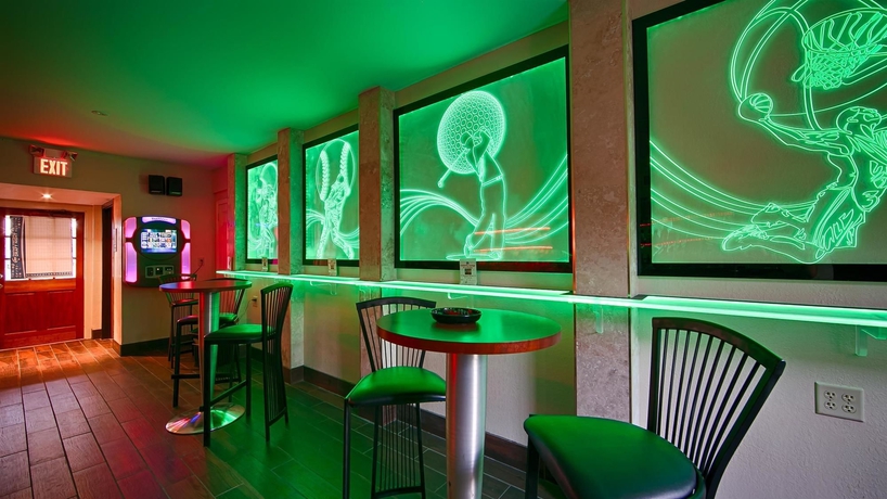 Imagen del bar/restaurante del Hotel Best Western Orlando West. Foto 7