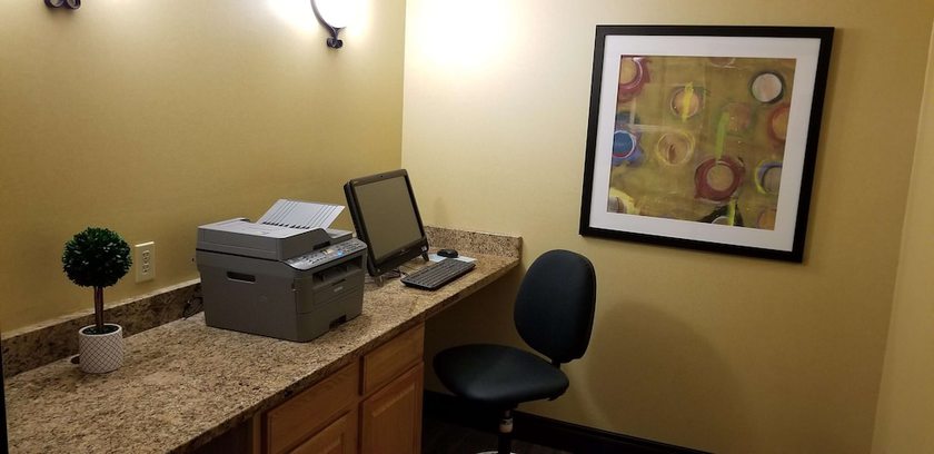 Imagen de los interiores del Hotel Best Western Oswego. Foto 13