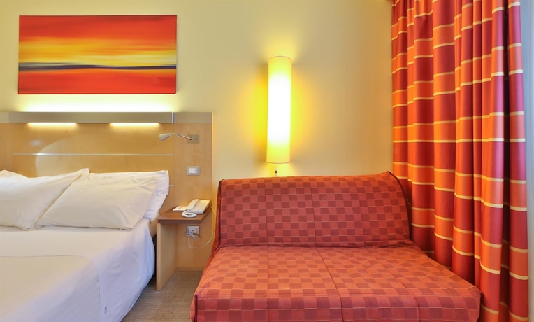 Imagen de la habitación del Hotel Best Western Palace Inn. Foto 13