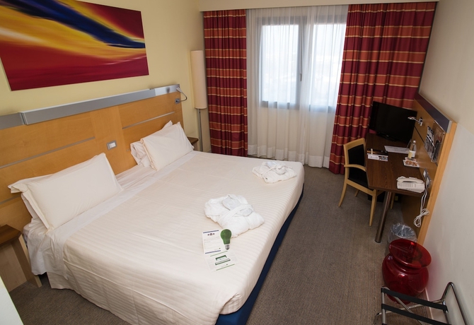 Imagen de la habitación del Hotel Best Western Palace Inn. Foto 15