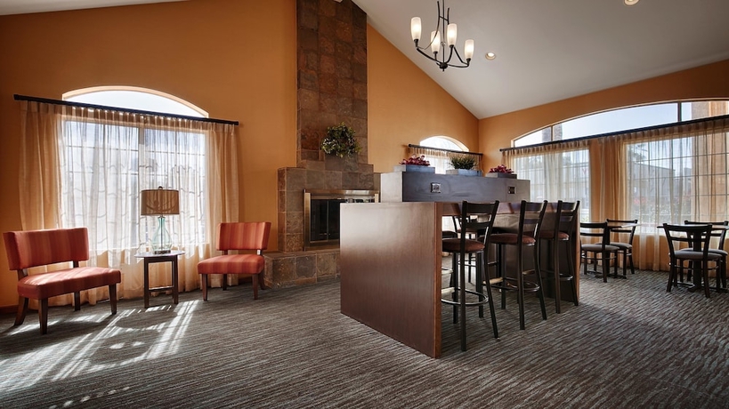 Imagen de los interiores del Hotel Best Western Palm Court Inn. Foto 15