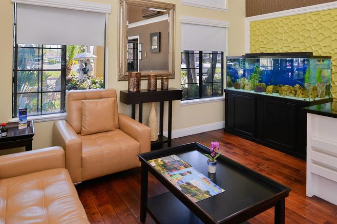 Imagen de los interiores del Hotel Best Western Palm Garden Inn. Foto 19