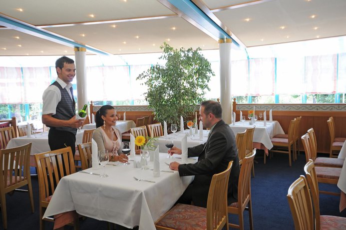 Imagen del bar/restaurante del Hotel Best Western Parkhotel Brehna-Halle. Foto 5