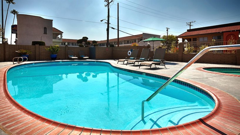 Imagen de la piscina del Hotel Best Western Pasadena Inn. Foto 14