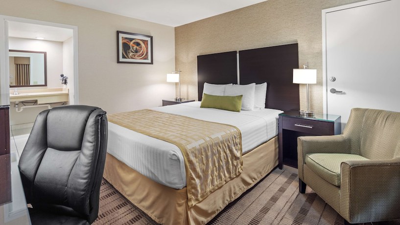 Imagen de la habitación del Hotel Best Western Pasadena Royale Inn and Suites. Foto 14