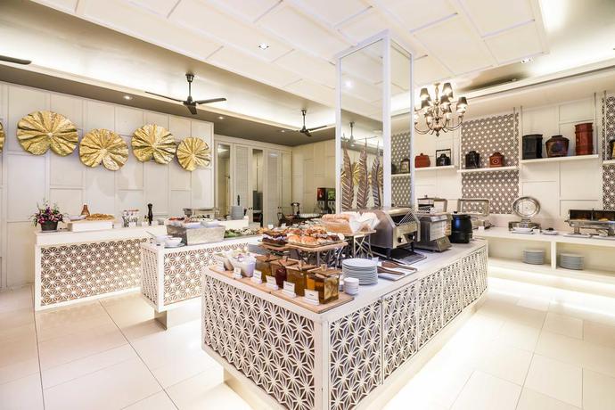 Imagen de los interiores del Hotel Best Western Patong Beach - Sha Extra Plus. Foto 7