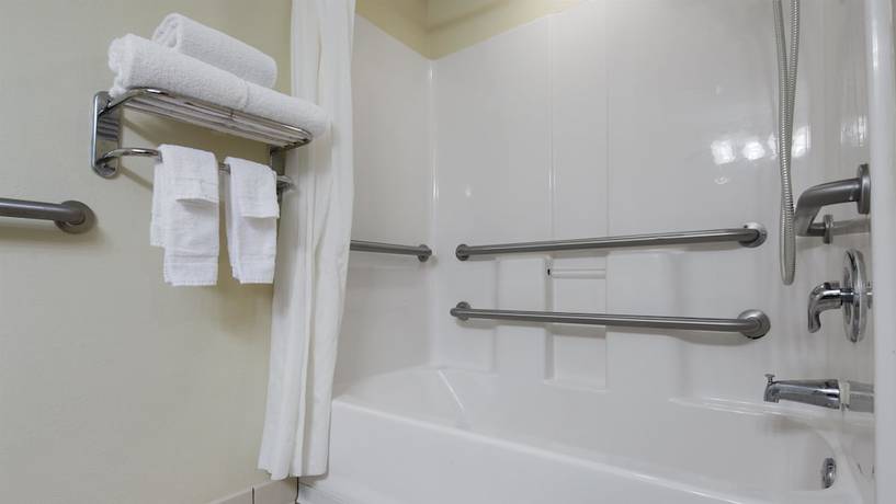 Imagen de la habitación del Hotel Best Western Patriots Point. Foto 5