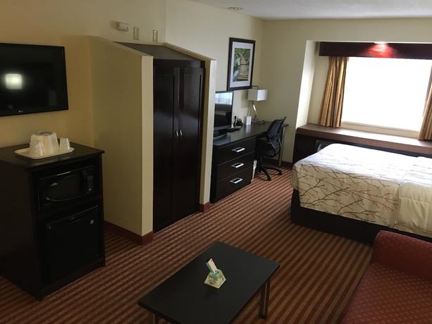 Imagen de la habitación del Hotel Best Western Patriots Point. Foto 11
