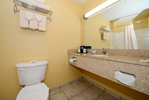 Imagen de la habitación del Hotel Best Western Penn-ohio Inn & Suites. Foto 6